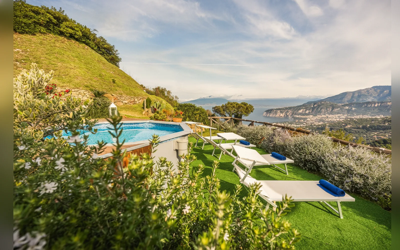 Esterni di VILLA LANTANA, S.Agata sui due Golfi () (Campania) (foto 4)
